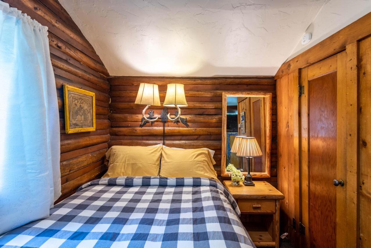 Log Cabin Motel Pinedale Esterno foto